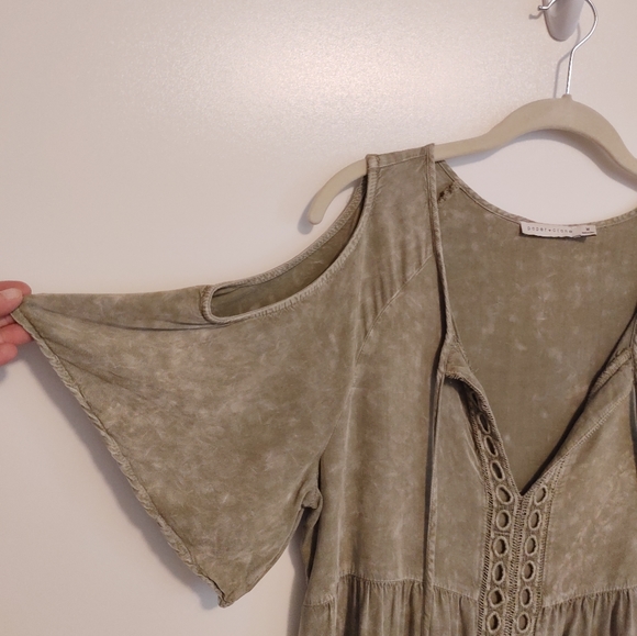 Paper Crane sage green boho cold shoulder short sleeve dress - Picture 7 of 10